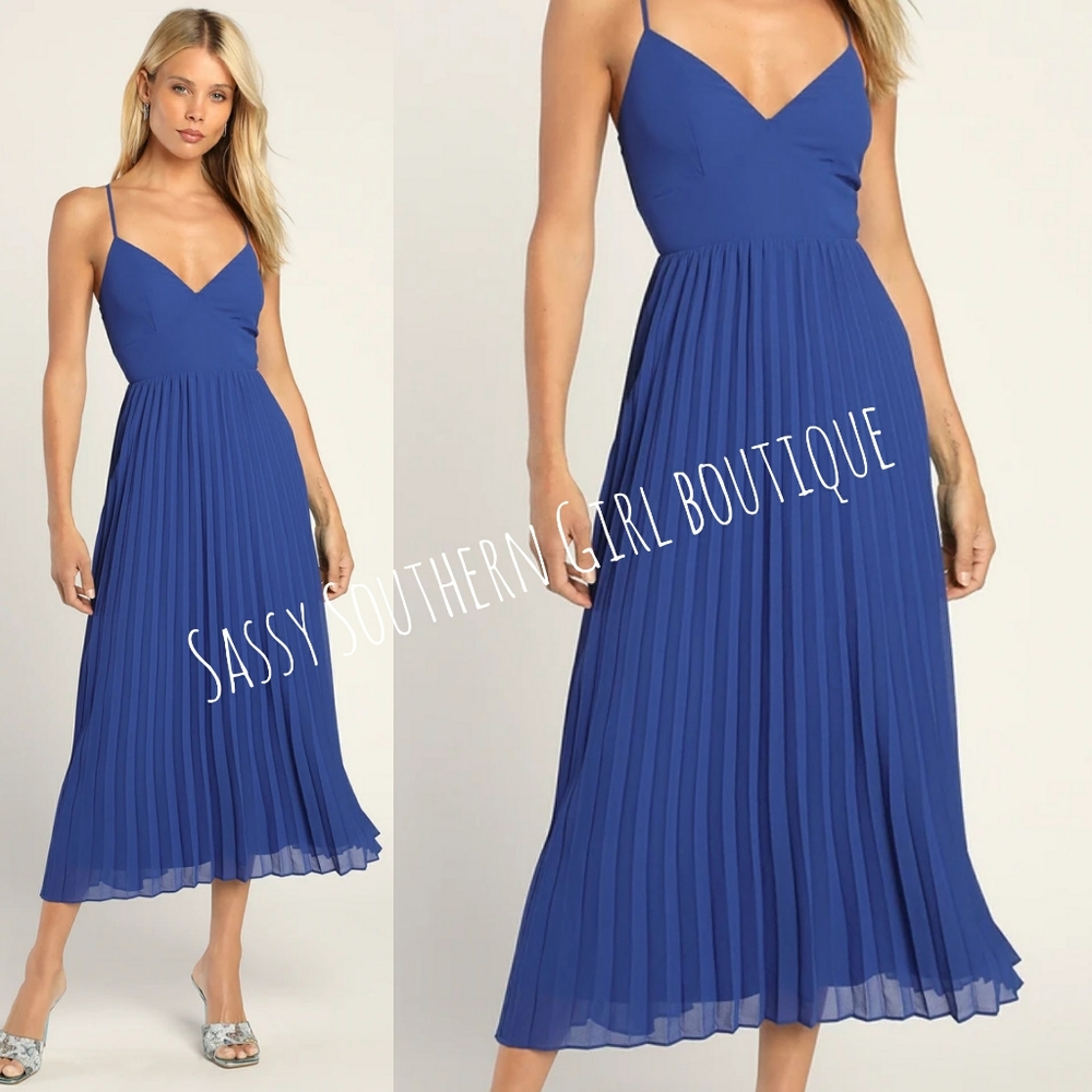 🆕⭐ Lulu's blue chiffon pleated dress